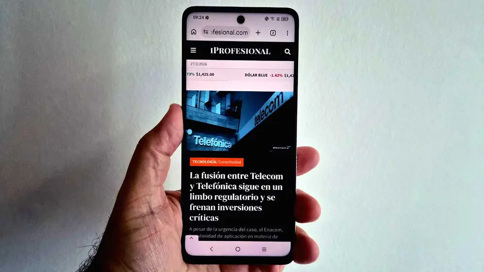 Pantalla del TCL 60 Nxtpaper en modo habitual a color.