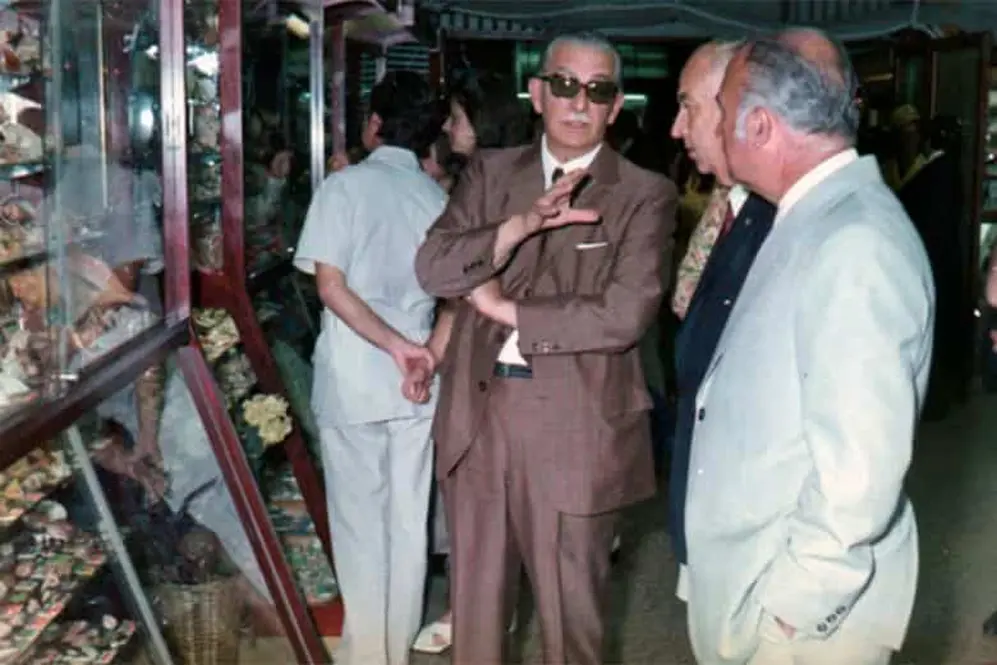 Benjamín Sisterna en una de sus exposiciones en los años 70