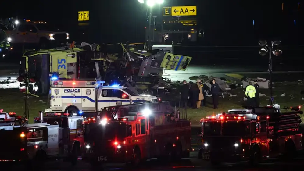 Dos muertos y 9 heridos tras el choque entre un avión y un camión de bomberos en Nueva York