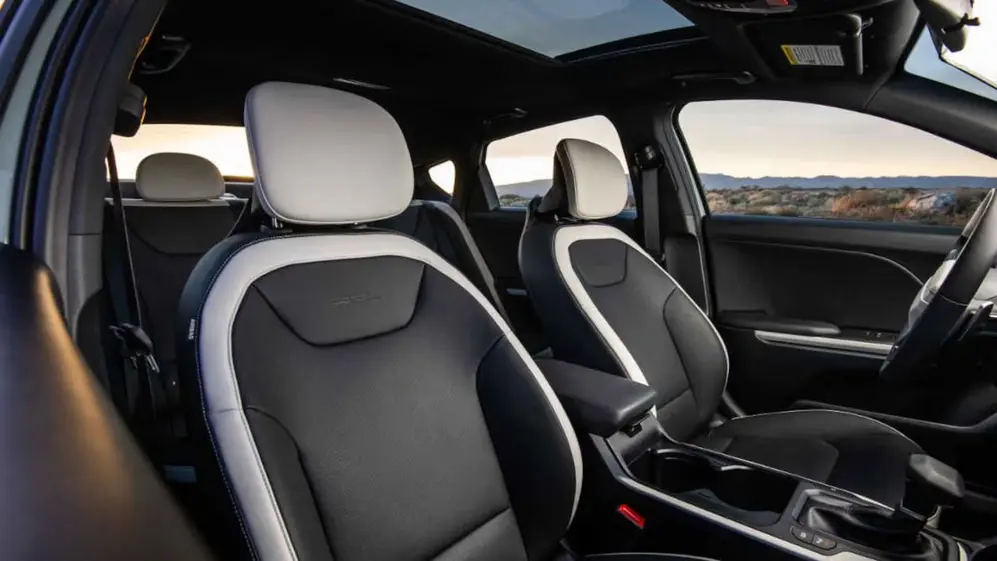 Así es por dentro el Kia K4, un nuevo modelo que se venderá en el país