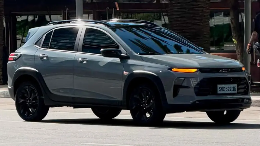 Otra de las imágenes del Chevrolet Sonic, en las calles de San Pablo