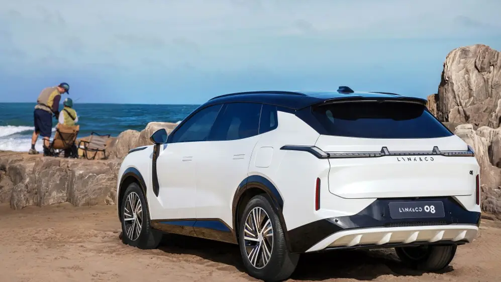 Así es por fuera uno de los nuevos autos premium híbridos que se venderán en Argentina