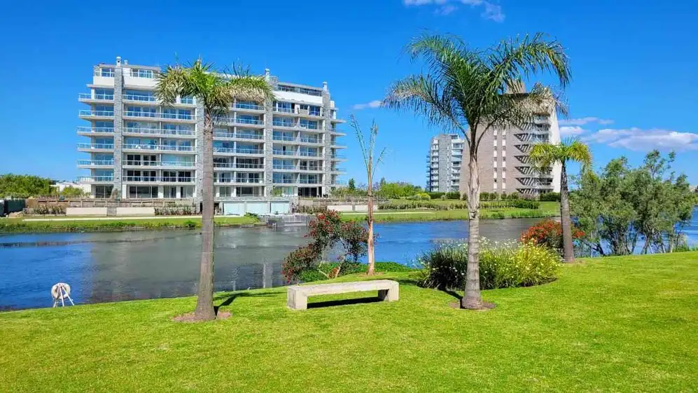 Departamentos de 2 ambientes en Nordelta, de unos 50 m² con cochera, entre u$s150.000 y u$s180.000.