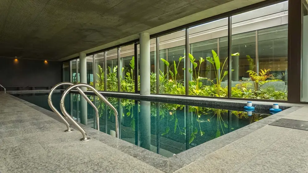 Tendrá una piscina de gran escala integrada al paisaje