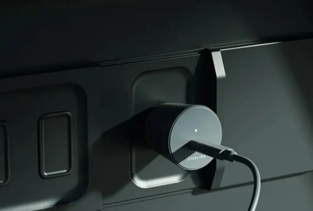 Starlink Mini Car Pack permite conectarse a la energía del vehículo