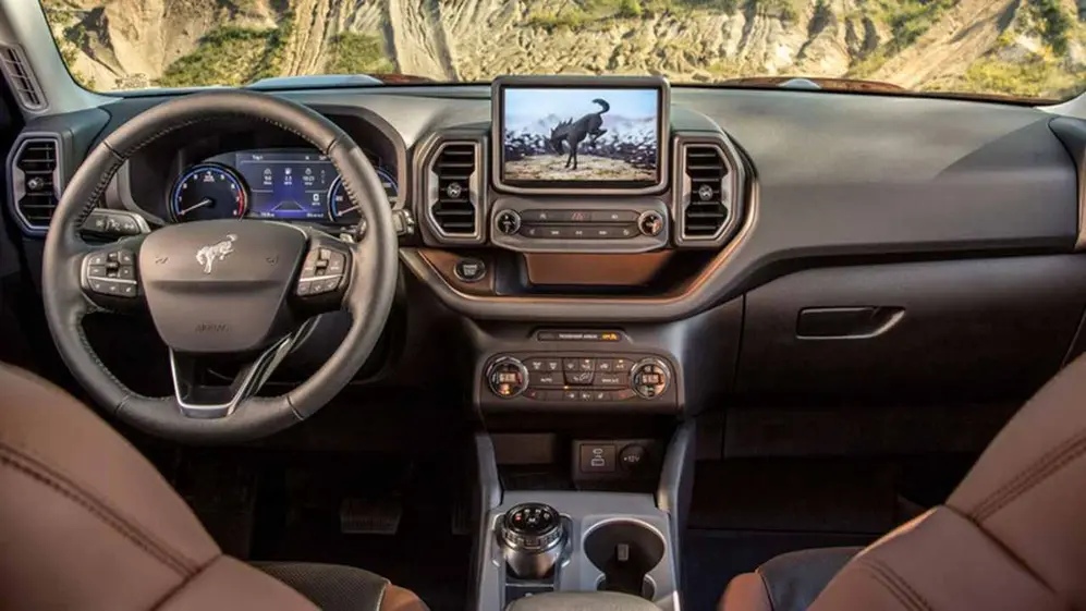 Bronco tiene asiento de tela en la versión Big Bend y de cuero en la full.