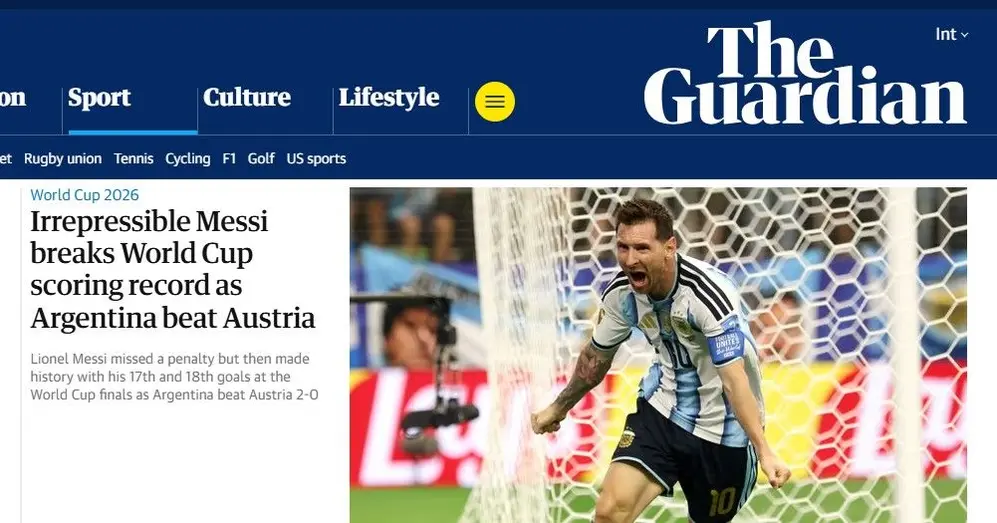 El diario británico The Guardian llevó una foto grande de Messi celebrando