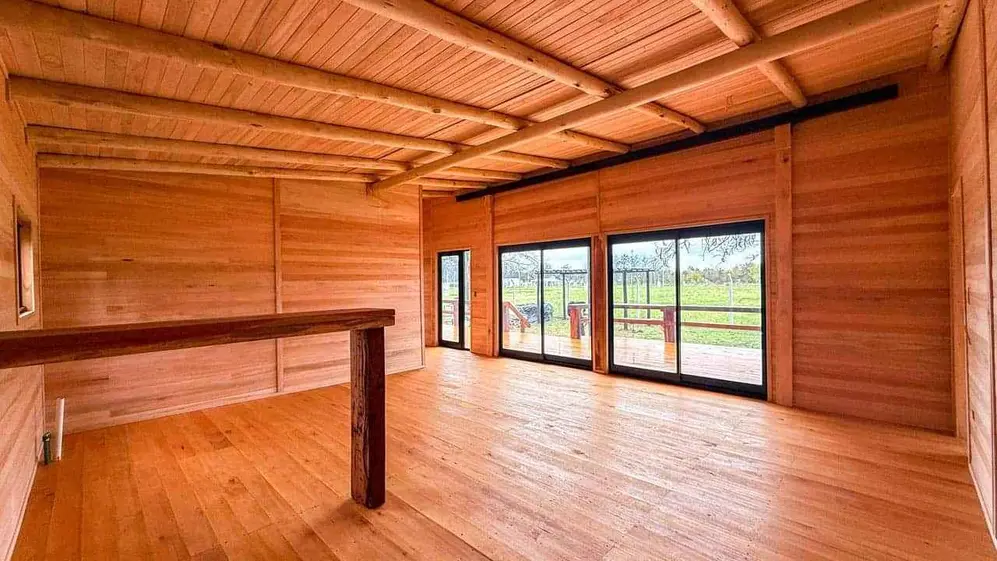 El modelo Soleil es una cabaña de 119 m² que combina diseño y amplitud, y puede entregarse en apenas