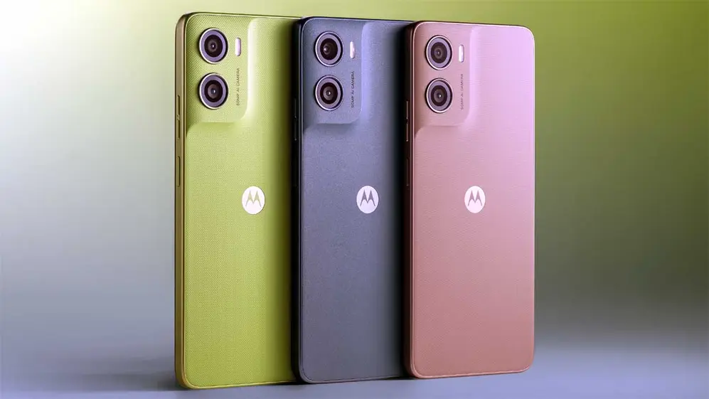 El Moto G06 que ofrece Mercado Libre viene en color azul.