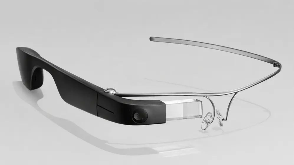 Las Envision Glasses leen, describen escenas e identifican personas gracias a la IA