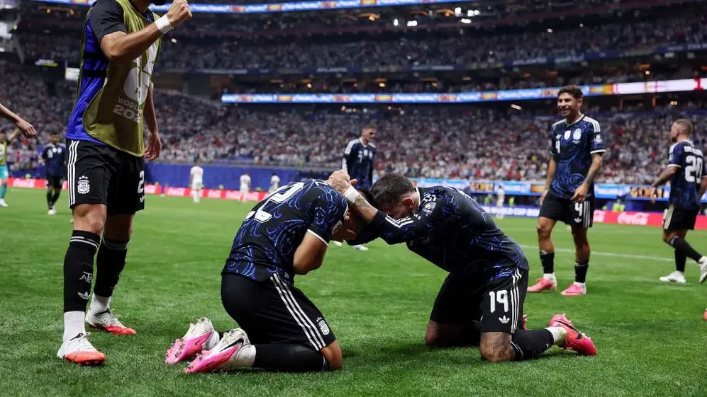 Argentina derrotó a Inglaterra, pasó a la final, y el rating explotó en los distintos canesl