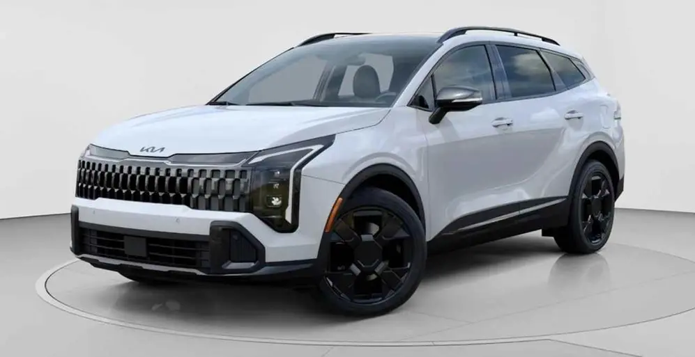 Las ópticas del Kia Sportage se extienden hasta el lateral.
