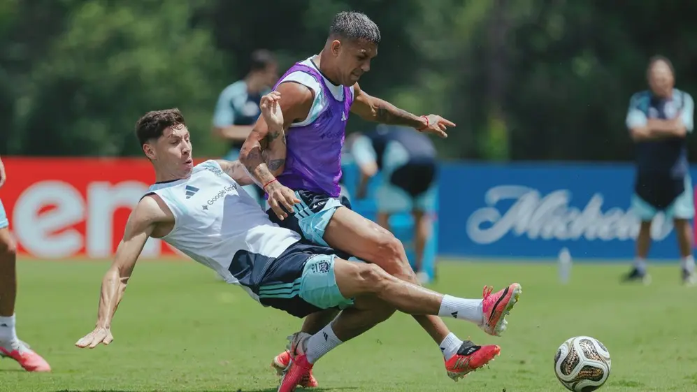 Quienes no jugaron o sumaron menos minutos se entrenaron este jueves