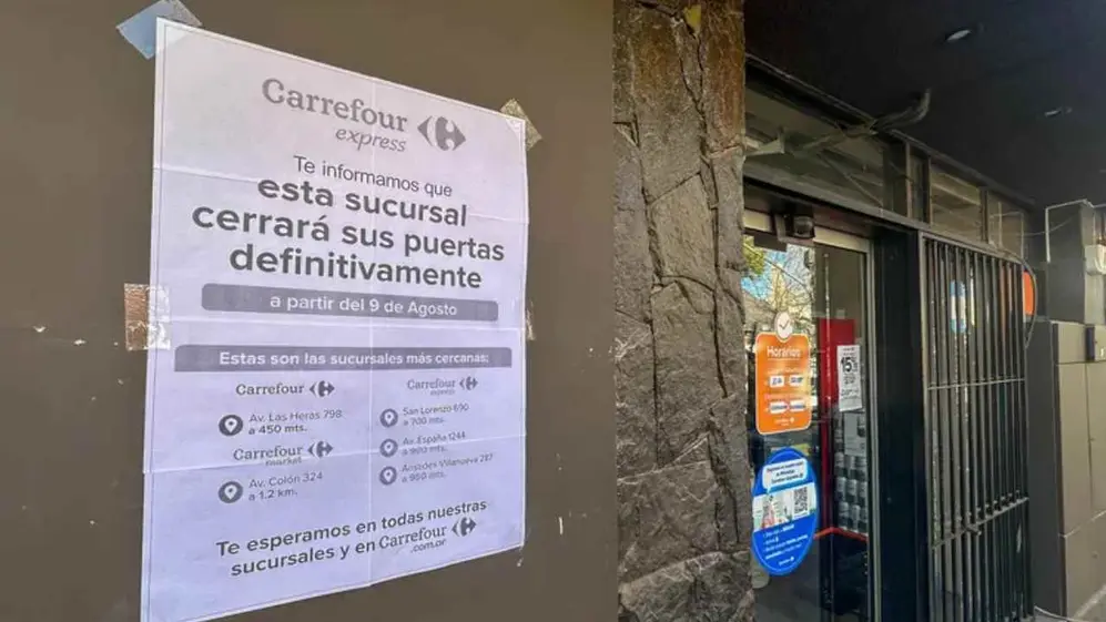 Carrefour cierra otra sucursal en Mendoza: con este cartel anunció la decisión (Foto: MDZ)
