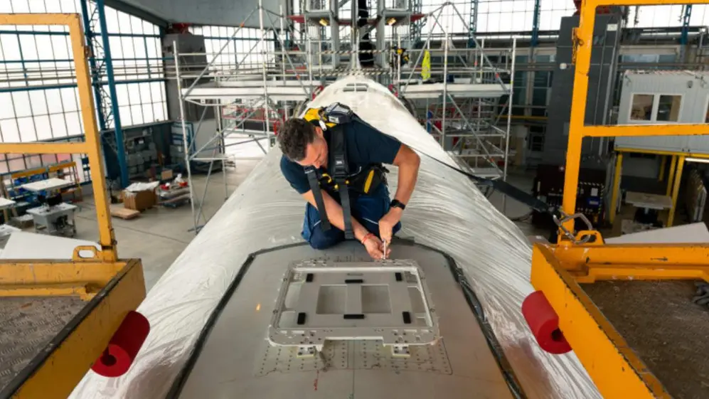 instalacion de starlink en avion de lufthansa