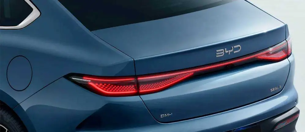 Parte trasera BYD SEAL 5. foto oficial.