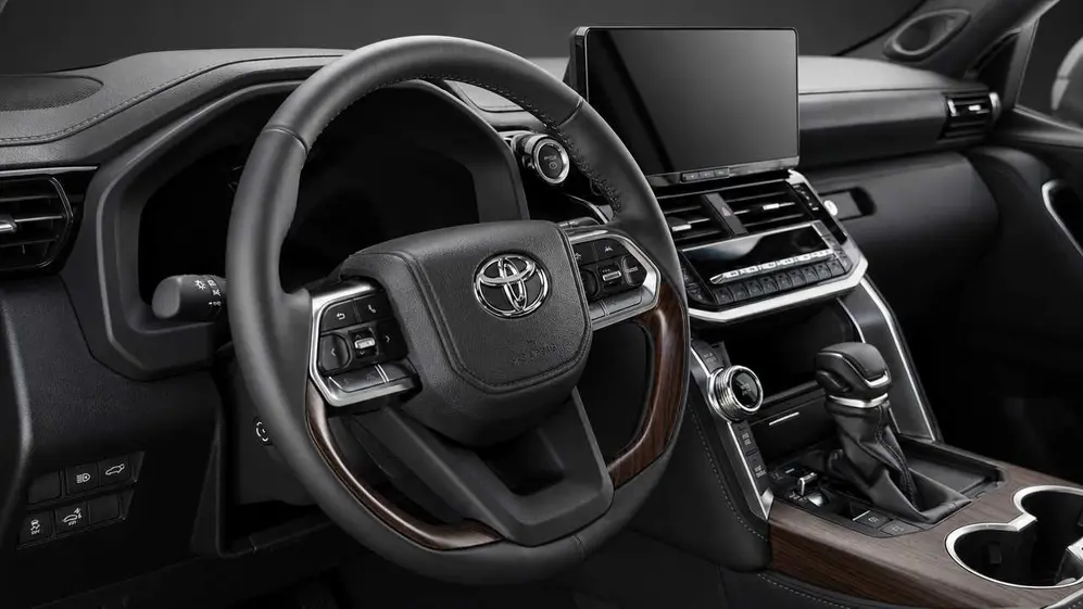 Interior Toyota Land Cruiser. foto oficial.