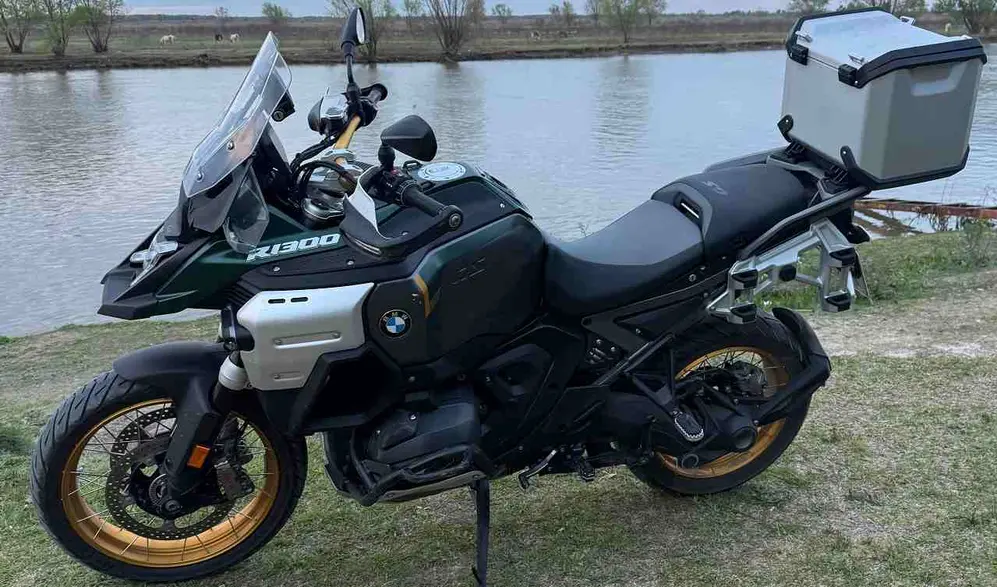BMW GS 1300 Adventure moto de perfil. foto iprofesional.