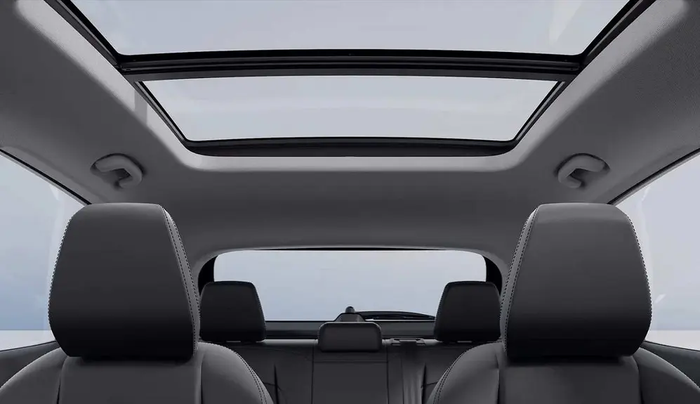 La versión más equipada del ZS tiene techo panorámico.