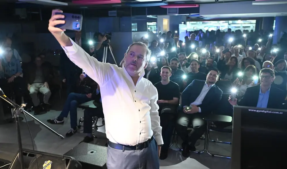 Fabián Barros Requeijo, presidente de Pago TIC, presentando la inauguración.