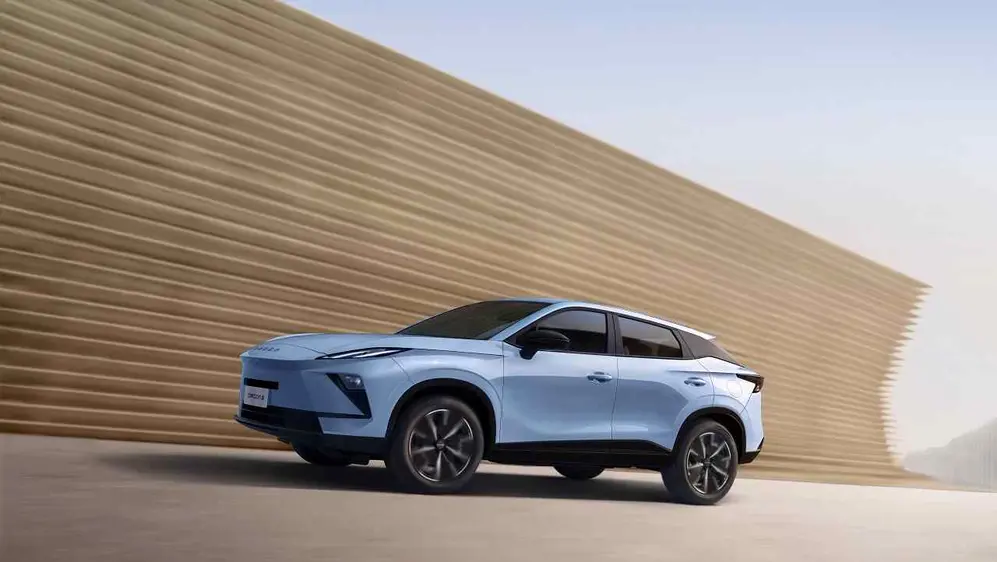 SUV de perfil.foto oficial