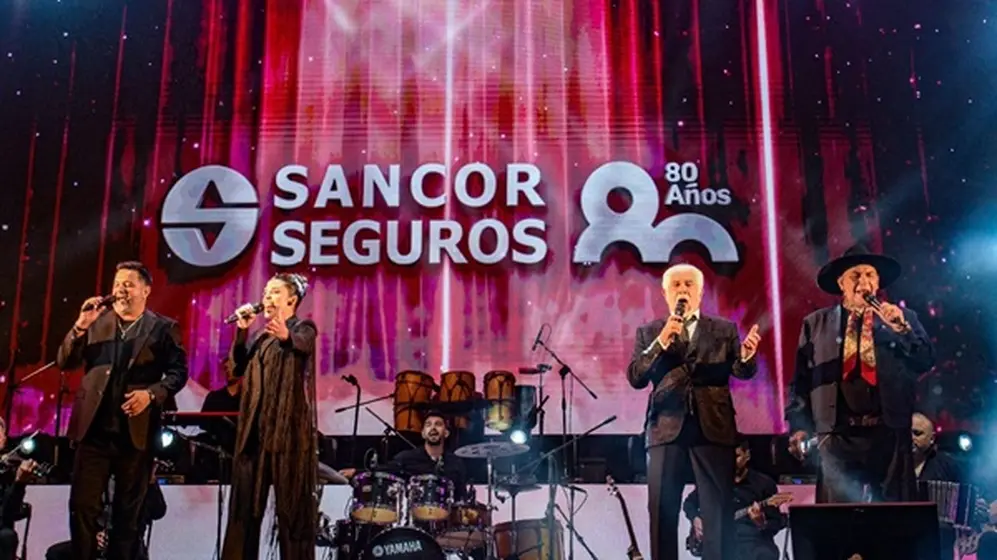 La propuesta artística acompañó la conmemoración de ocho décadas de trayectoria