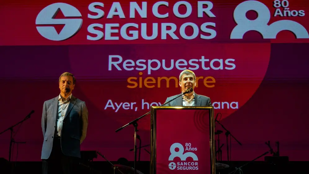 Carlos Casto y Alejandro Simón durante la celebración institucional de SANCOR SEGUROS