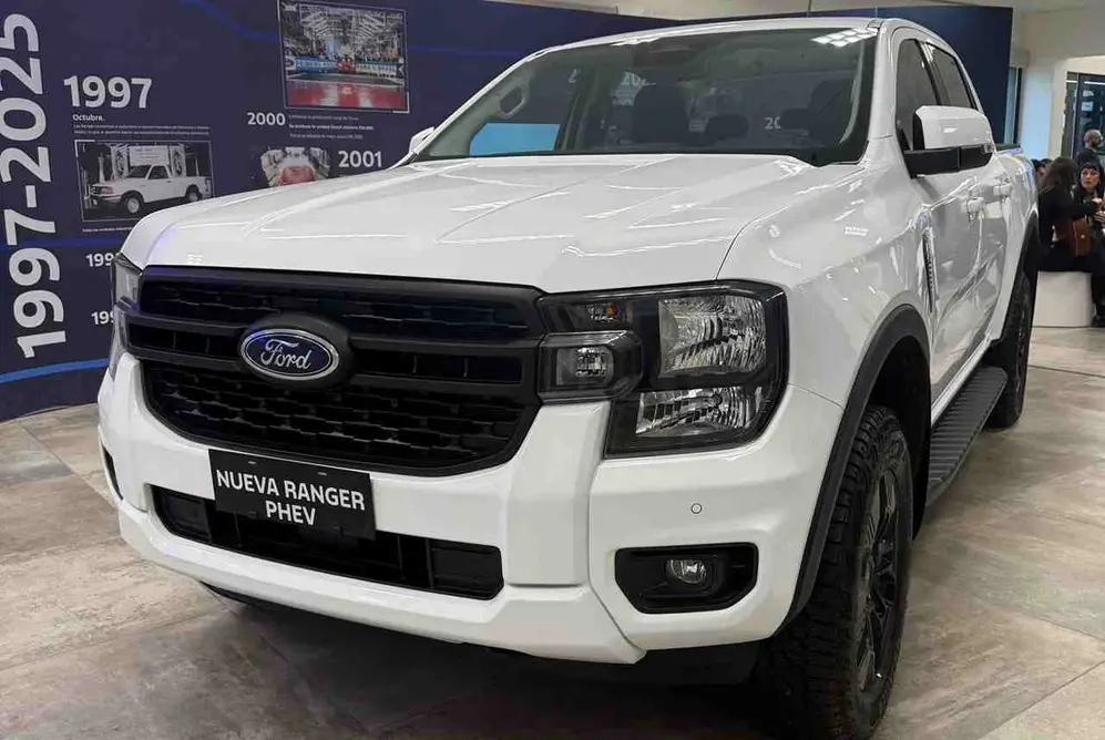 La nueva Ranger híbrida enchufable se fabricará en Argentina.