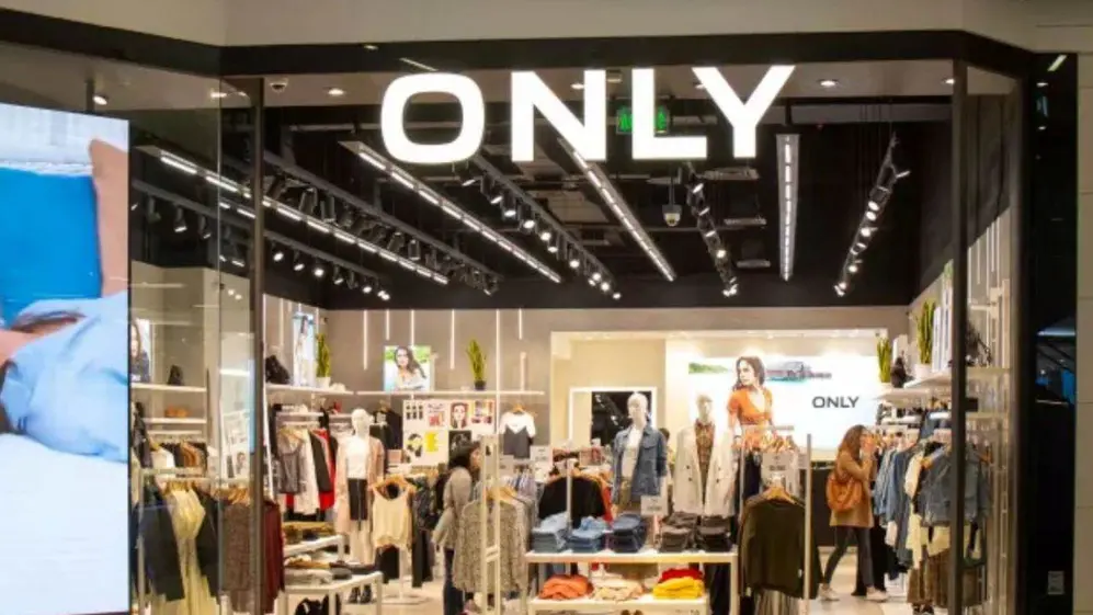 Only ofrece ropa femenina