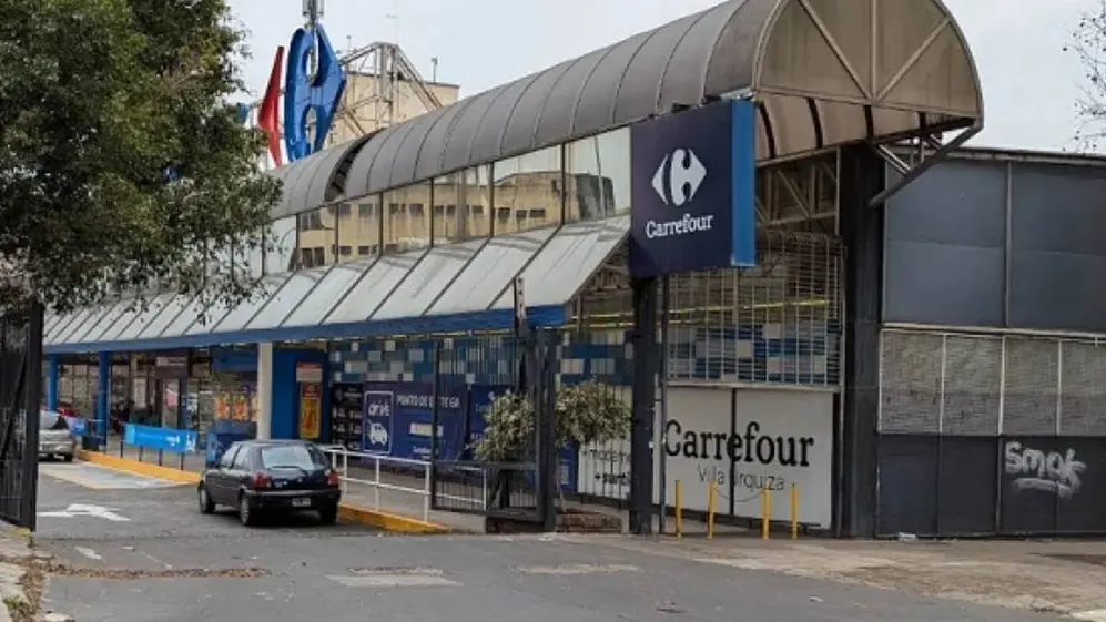 El predio del Carrefour de Villa Urquiza será transformado en un pequeño centro comercial