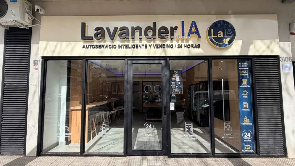 Frente de la fachada del primer local en Palermo de Lavander.IA