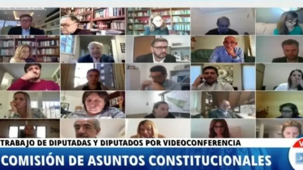 El diputado sanjuanino se dejó el micrófono abierto y le gritó en plena reunión a un subordinado 