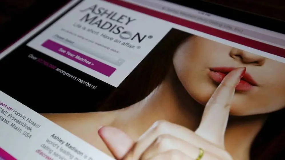 Ashley Madison se popularizó como la web de citas para infieles, garantizando cierta discreción