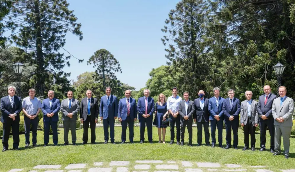 Cada vez son más los gobernadores que deciden suspender las PASO y presionan al Presidente en busca de una medida similar