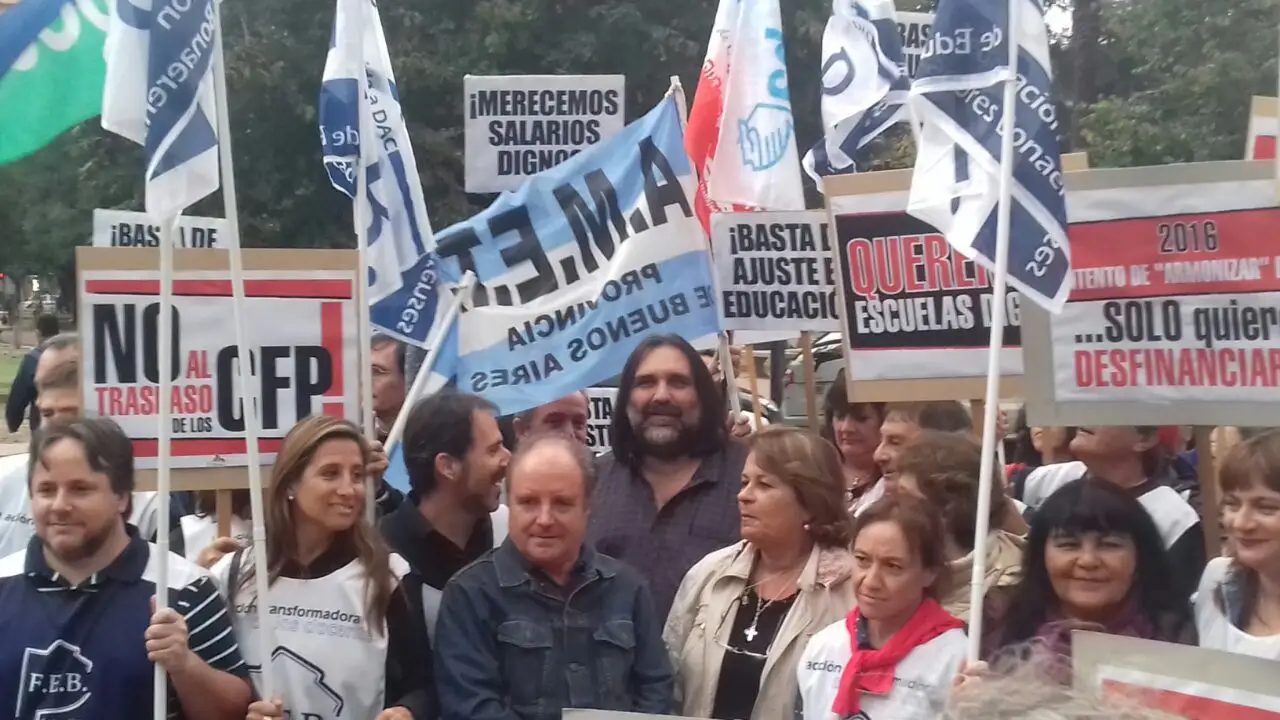 Los gremios docentes se reunirían con el Gobierno la semana próxima para renegociar sus paritarias.