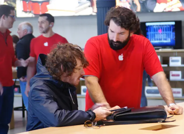 En los Apple Store se recrea un espíritu de comunidad que fideliza a los clientes.