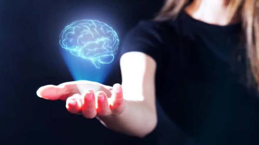 Musk promete anuncios sobre su proyecto informático-cerebral para agosto.