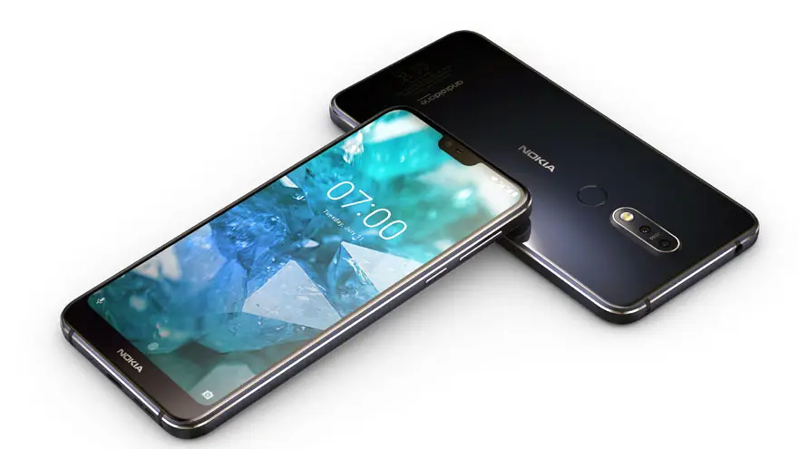 El modelo de Nokia luce líneas sobrias y sólidas de diseño. 
