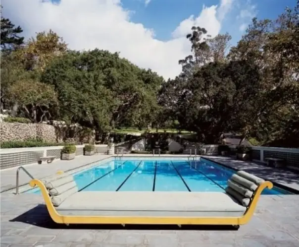 La pileta de la nueva mansión de Jeff Bezos en Los Angeles