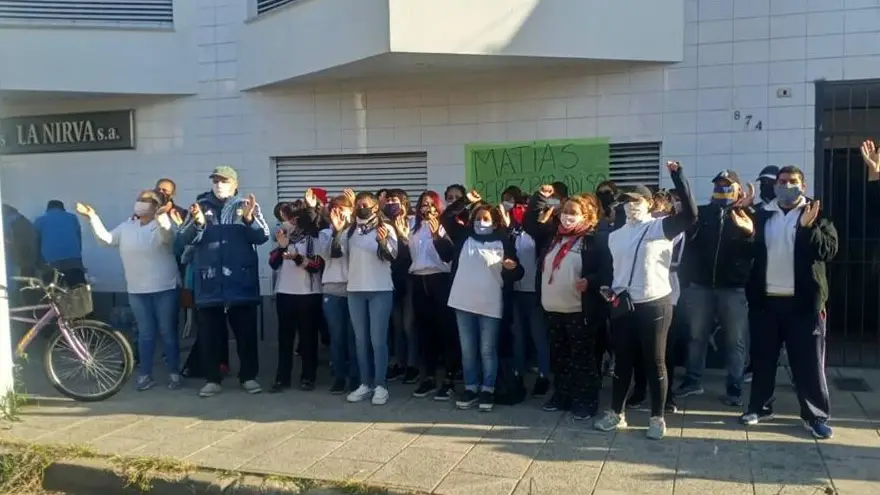 Protesta de empleados de La Nirva. Fueron desalojados por la policía bonaerense.