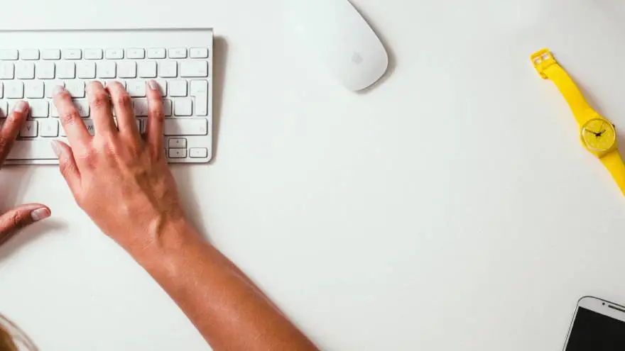 La URL de tu perfil de LinkedIn debería llevar tu nombre y tu apellido