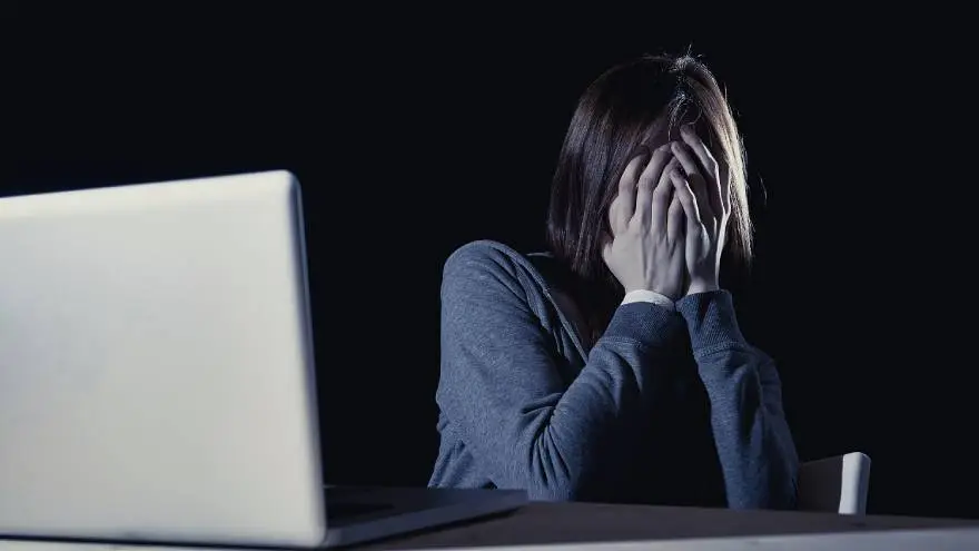 Los padres deben observar los cambios de conducta de sus hijos, porque pueden delatar un caso de grooming.