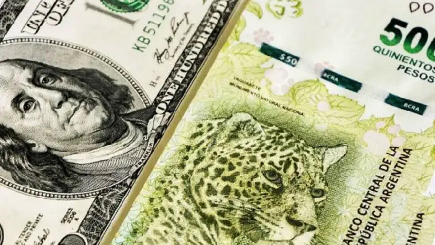 Buscan evitar que las empresas se financien en pesos a tasas bajas y luego compren dólares