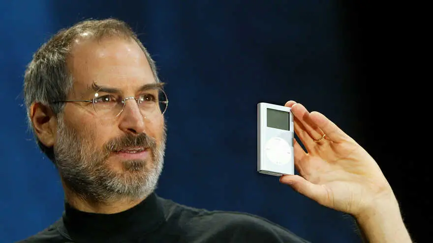Steve Jobs presentó el iPod