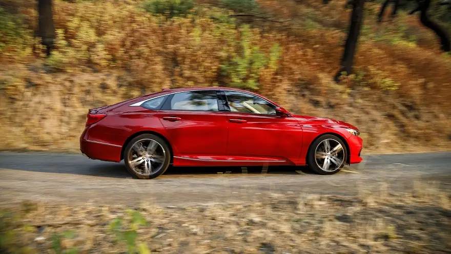Honda Accord, así es de perfil.