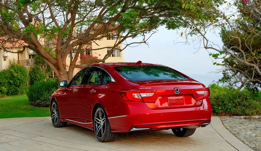 Honda Accord, con renovada imagen posterior.