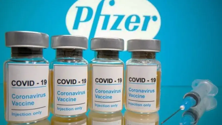 Así es el reto titánico de Pfizer para llevar en avión la vacuna congelada