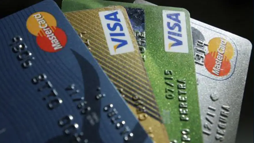 Las tarjetas de crédito y débito, y las prepagas también incrementaron fuertemente su actividad en los últimos 12 meses