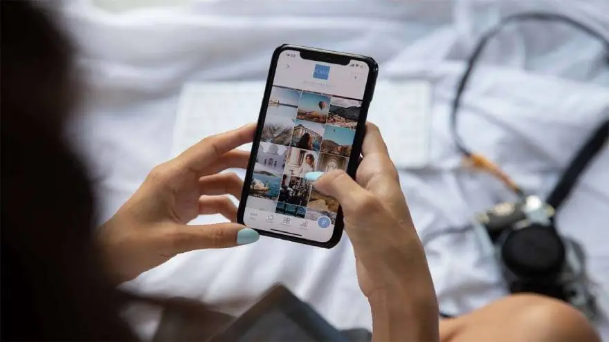 Famosos y empresas usan Instagram para difundir su vida, servicios y productos.