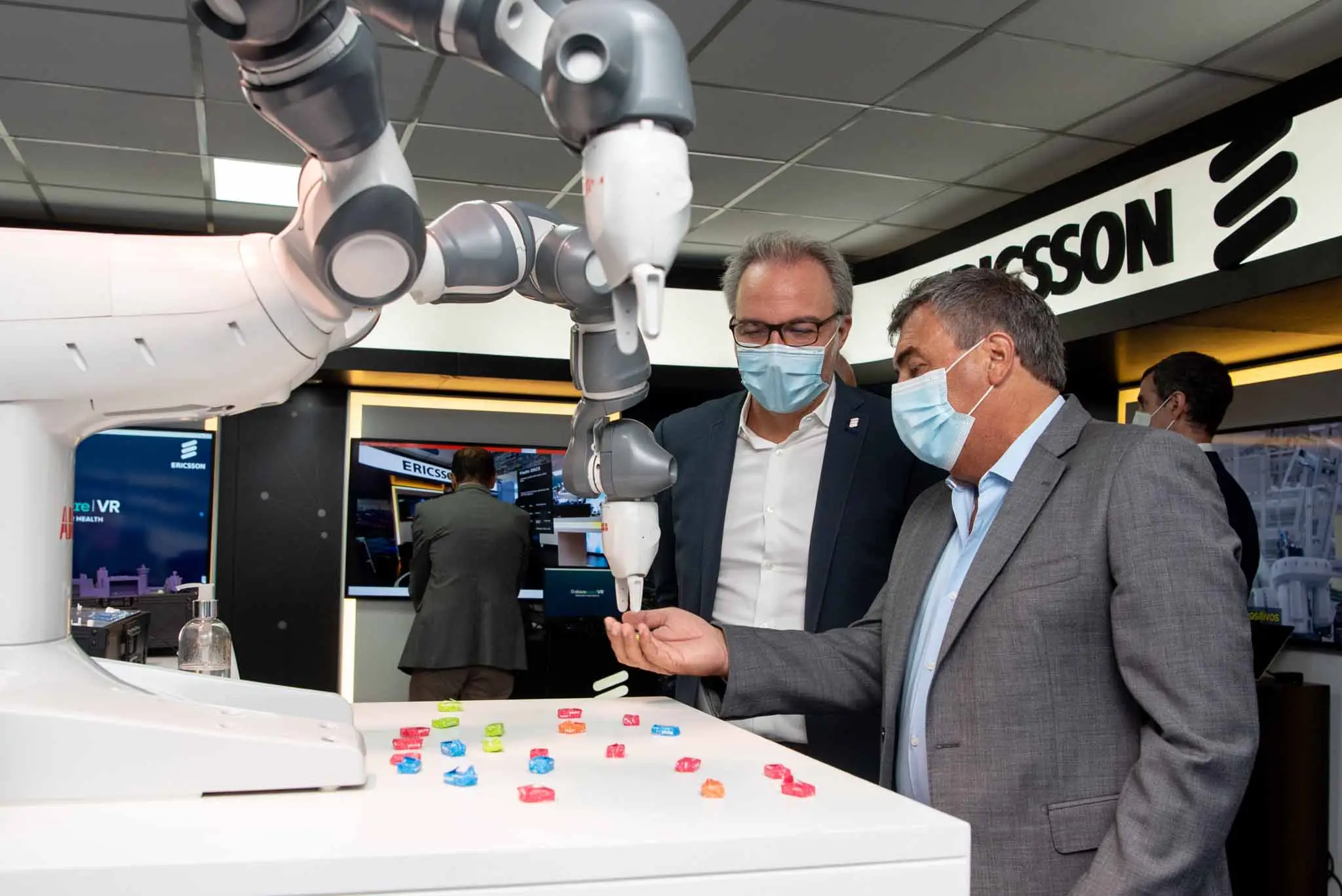 En la muestra que se realiza en el Enacom se vieron pruebas de 5G aplicadas a la industria